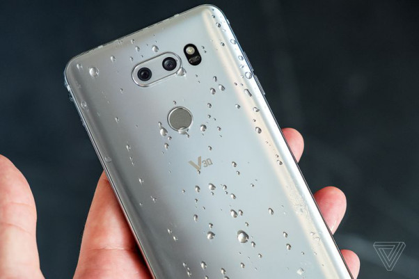 LG V30测评:少了一些花样,多了一块悦目的OL