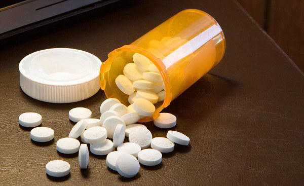 吃他汀类降血脂药时,该不该同时吃阿斯匹林?