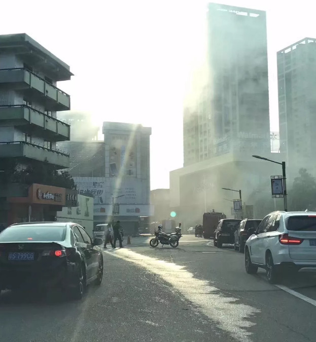 今晨东莞莞城西正路发生一起火灾