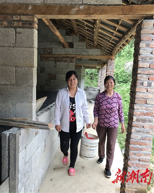 困境--石门县观峰山村一个贫困家庭的励志故事