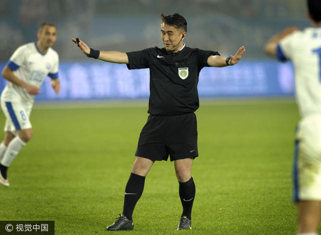 足协针对全体中超裁判进行培训 实地操练底线