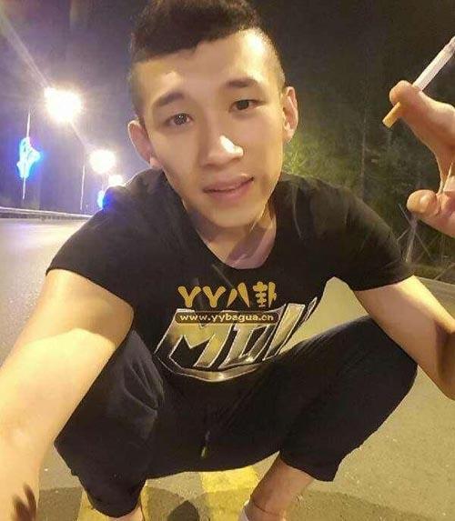 天佑被封杀后开豪车遛名狗女朋友换不停网友还我们血汗钱