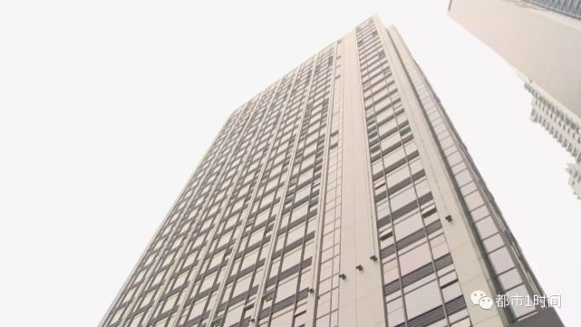 长沙一搬运工被电梯夹伤 酒店发布监控澄清:怪