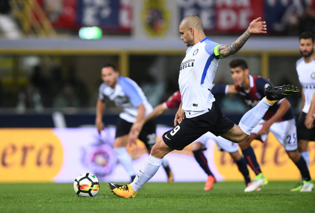 综述-梅西大四喜巴萨大胜 国米红军遇滑铁卢