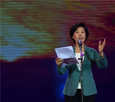 喜迎党的十九诗歌_歌颂党恩，喜迎十九大（朗诵稿）