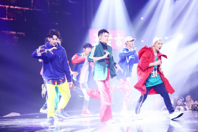 X玖少年团与荷兹跨次元合作 燃爆《明日之子》