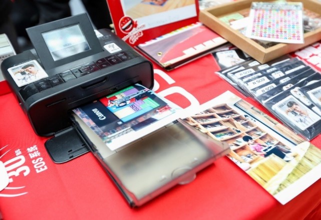 EOS 6D2亮相活动,高感出色4K延时拍摄好玩