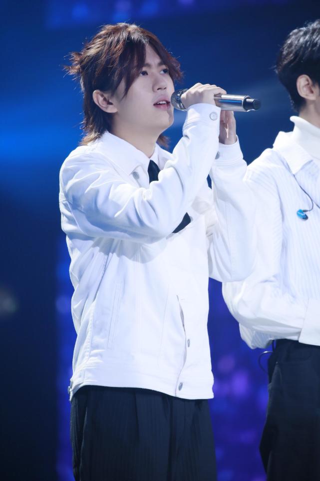 陈萝莉助阵《明日之子》最强厂牌诞生战_娱乐