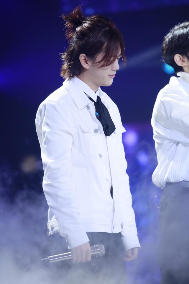 陈萝莉助阵《明日之子》最强厂牌诞生战