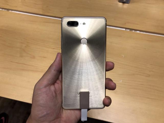 金立发布M7 全面屏+安全双芯片+4000mAh电池