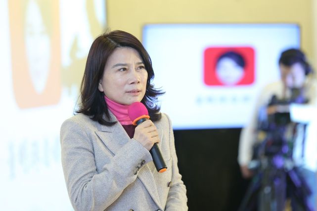 科技神评论：小米正在用oppo，vivo的方式打败他们么？