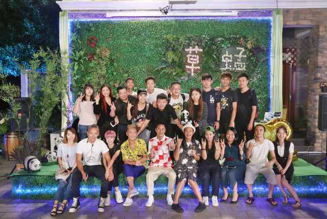 草蜢乐队《围炉音乐会》致青春忆与恩师梅艳芳