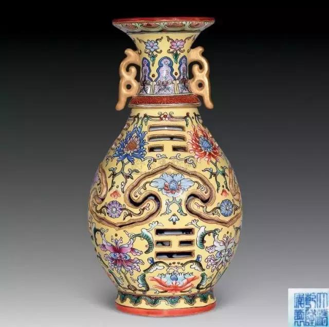 青瓷不遊環瓶  古美術 青磁 不遊環鐶瓶｜デジタルミュージアム｜和泉市久保惣記念美術館