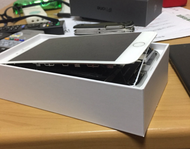 一文读懂iPhone 8爆裂事件 电池可能被冤枉了(组图) - 1