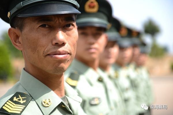 初中结业的他,怎么成了军校的教授?