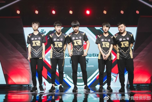 RNG战队:两届S赛亚军有个天才AD 皇族