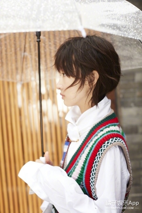 周冬雨登台湾版MarieClaire十月封面,这期是灵