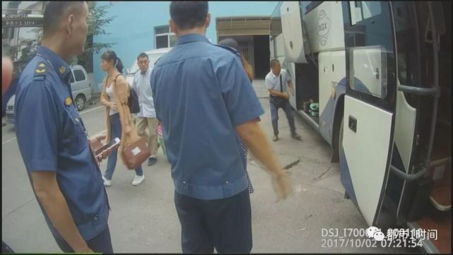 长沙网约车新政实施首日 一名司机缺了这个遭