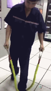 爆笑gif趣图:乌鸦绝对称得上是动物界的一股恶势力了!