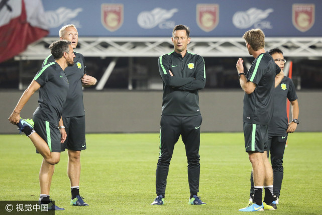 国安体能教练:欣赏施密特足球哲学 李磊身体条