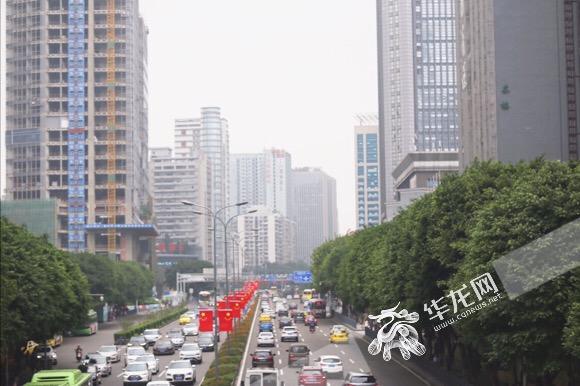 雨水撤离太阳露脸 重庆最高温将升至33℃