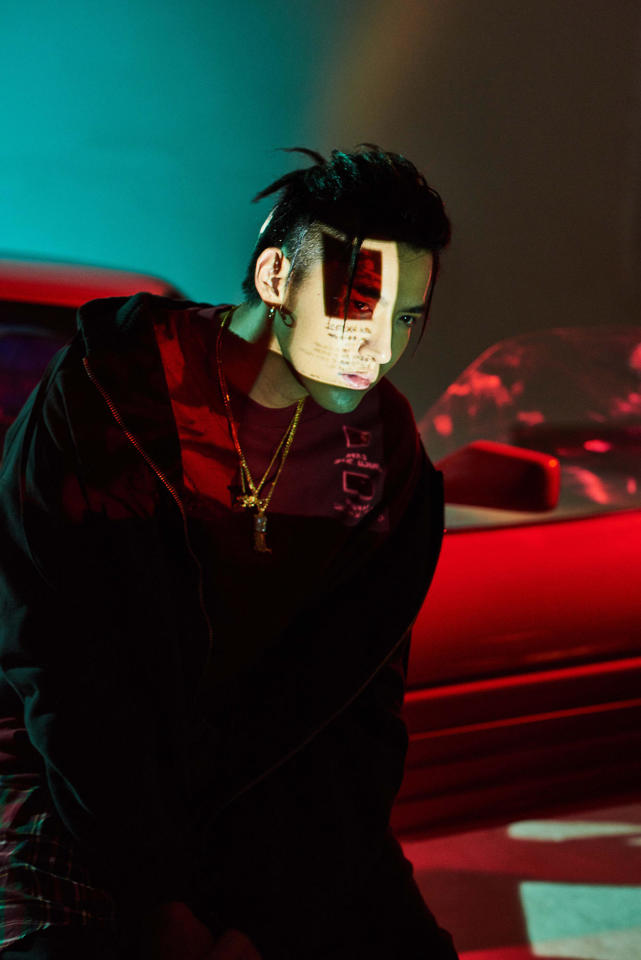 吴亦凡发新单曲《Deserve》 合作美国饶舌歌手