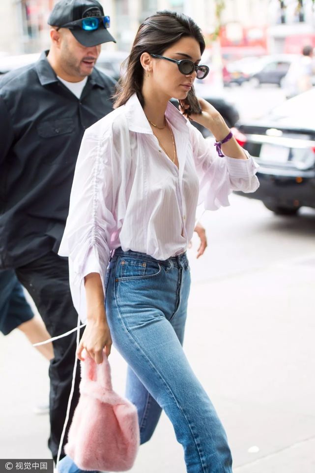 娜扎肯豆贝拉新宠的毛绒绒手袋,今年发誓必入