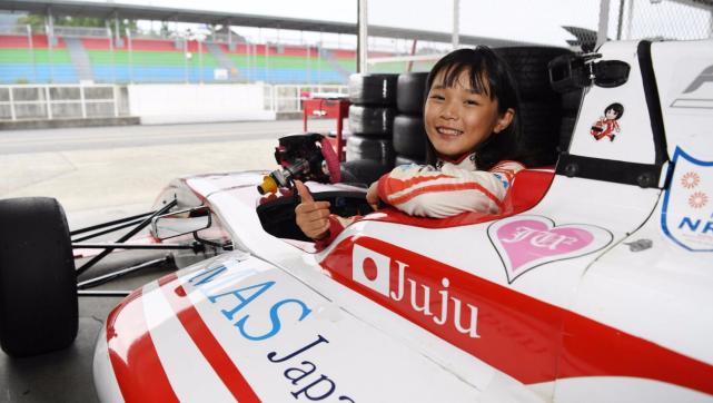 11岁日本女孩F4破纪录 车手父亲盼爱女征服F1