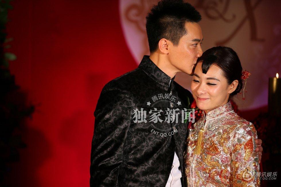 包贝尔夫妻搞怪中式结婚照 baby、刘诗诗、张