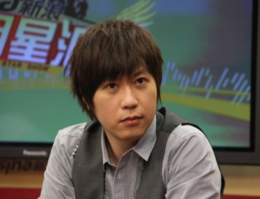 混黑道,当初阿信祖母的告别仪式上,竹联帮的帮主与信堂堂主等人都到场