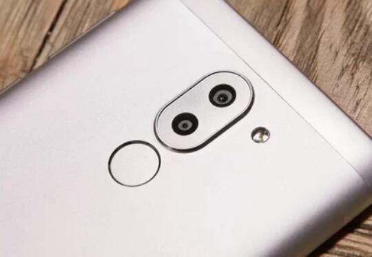 外媒给最好的大屏手机排了个名:有旗舰也有千