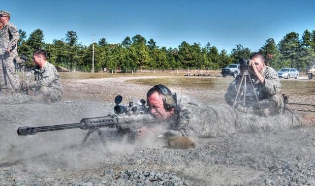 巴雷特狙击步枪威力巨大,能瞬间打倒一头大野