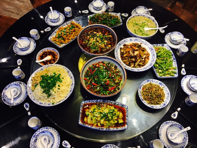 有个性!重庆这家餐馆每天只接待一桌客人