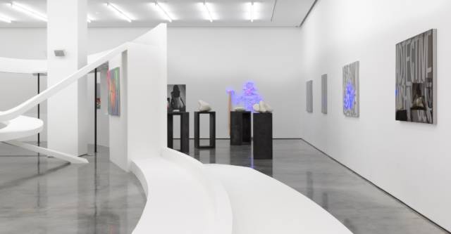 画廊矢志为艺术家提供可展示单件 或系列作品的紧凑聚焦空间 每位艺术