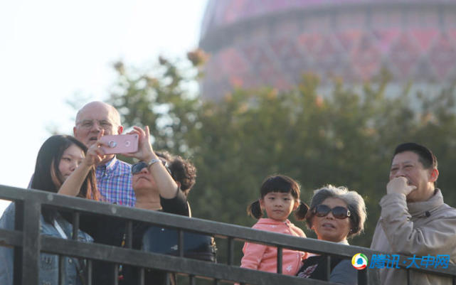 黄浦江上演水上F1 世界顶级帆船赛首日丹麦