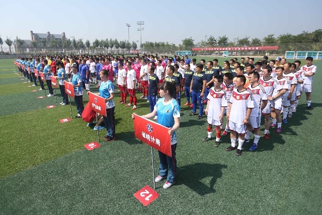 新华社:繁荣我国足球人口 国足需发挥示范效应