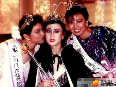 李连杰戴绿帽心酸历史:娇妻利智竟是成龙床伴