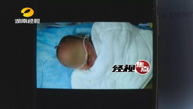 常德一家四口遇火灾2死2伤 疑手机枕下充电起
