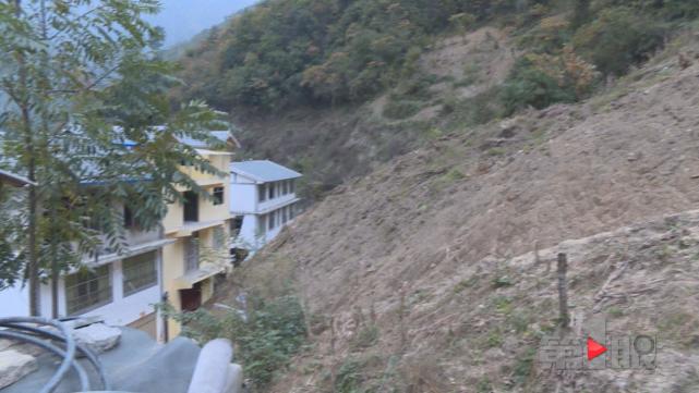 城口發生地質滑坡 村民拍下3層樓房倒塌全過程