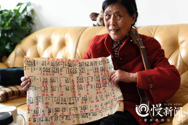 86岁女学霸寝室如公主屋 上午练琴下午打麻将