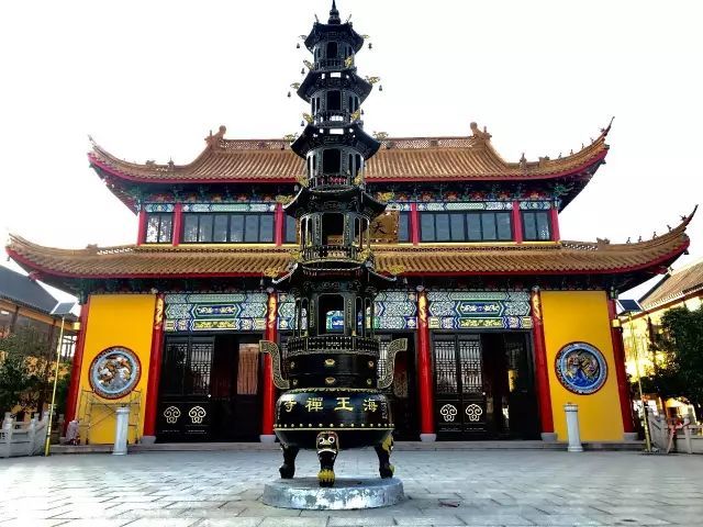 正月十五元宵节,海王禅寺"佛前供灯,挂祈福灯笼"可得佛陀护持,消灾解