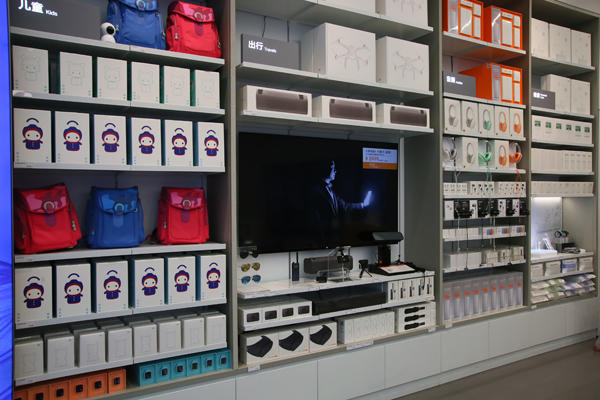 小米全球首家旗舰店开业 雷军说明年要进世界500强