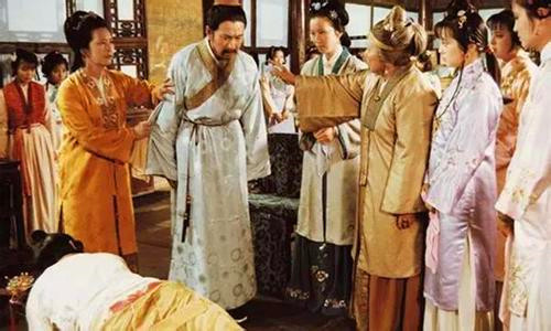宝玉挨打——到底谁最心痛?