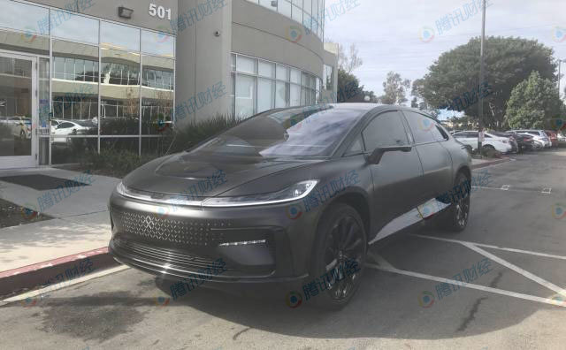 图说：这是FF样车。造车事业，也是导致整个乐视体系资金链危机的根源之一。贾跃亭考虑用他在FF的未来个人收益，优先偿还自己承担连带担保责任以及非连带担保责任的债务。