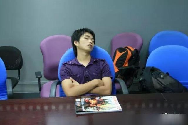 中国电竞大神:一个汝州娃让五星红旗第一次飘