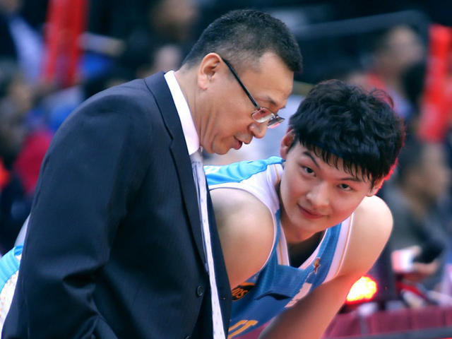 京媒评福建:范斌经验仍不足 王哲林数据下降_