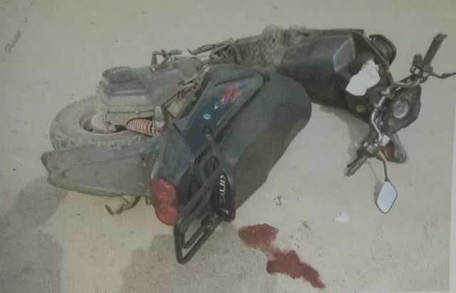 湘潭一男子无证驾驶摩托车出车祸 结果要负全责