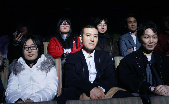 黄圣依首次澄清“隐婚”“豪门”宣言 杨子现身