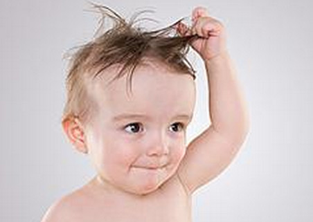 宝宝爱晃脑袋,宝妈误以为是缺钙,去医院检查才