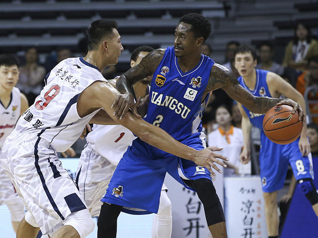 一文读懂昨夜CBA：苏粤战现绝杀 小丁再砍30+